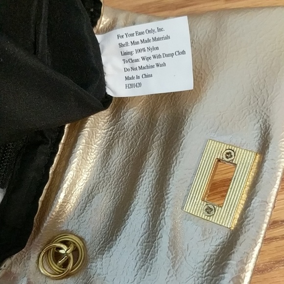 For Your Ease Only mini 👛 - Picture 7 of 8